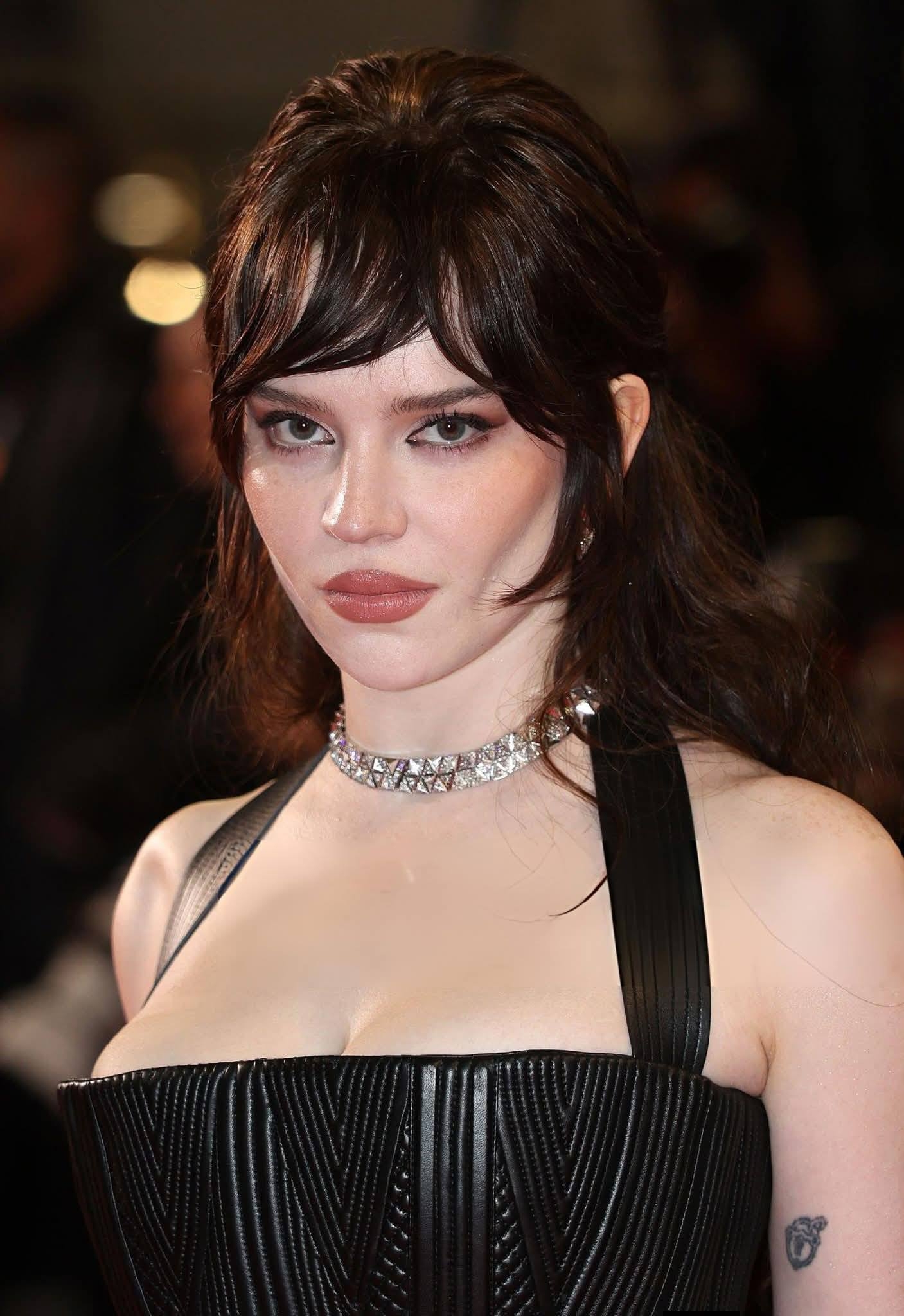 Nhìn mỹ nhân này ở thảm đỏ Cannes mới hiểu sexy tột độ là gì: Mặt đẹp dáng bốc, ngắm không thể dời mắt- Ảnh 2. Nhìn mỹ nhân này ở thảm đỏ Cannes mới hiểu sexy tột độ là gì: Mặt đẹp dáng bốc, ngắm không thể dời mắt- Ảnh 2.