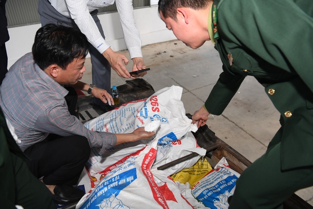 300 cảnh s&aacute;t ph&aacute; đại &aacute;n chấn động, cầm đầu đường d&acirc;y tội phạm l&agrave; Tiến sĩ-Trưởng khoa Dược Trần Phi H&ugrave;ng- Ảnh 2.