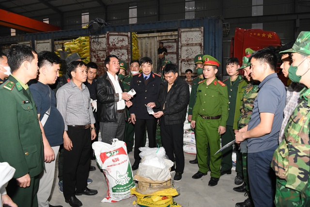 300 cảnh s&aacute;t ph&aacute; đại &aacute;n chấn động, cầm đầu đường d&acirc;y tội phạm l&agrave; Tiến sĩ-Trưởng khoa Dược Trần Phi H&ugrave;ng- Ảnh 1.