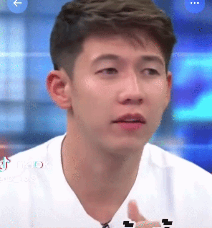 Viral clip th&aacute;i độ "lật nhanh hơn b&aacute;nh tr&aacute;ng" của thiếu gia tố anh trai g&acirc;y b&atilde;o tại Th&aacute;i- Ảnh 2.