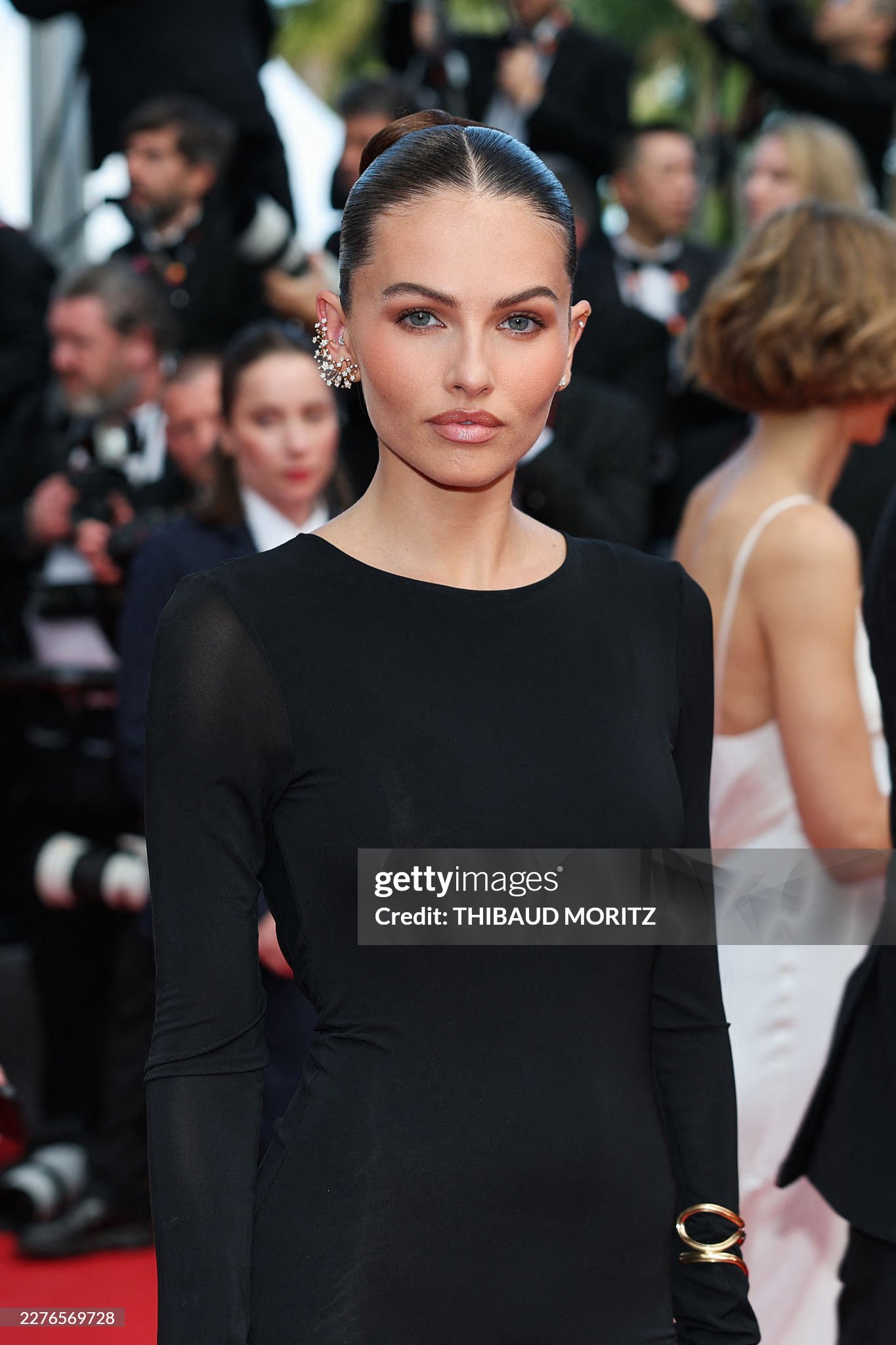 Thảm đỏ Cannes ng&agrave;y 8: Nữ ho&agrave;ng tho&aacute;t y sexy kh&ocirc;ng thể rời mắt, "c&ocirc; b&eacute; đẹp nhất thế giới" bất ngờ bị ch&ecirc;- Ảnh 7.