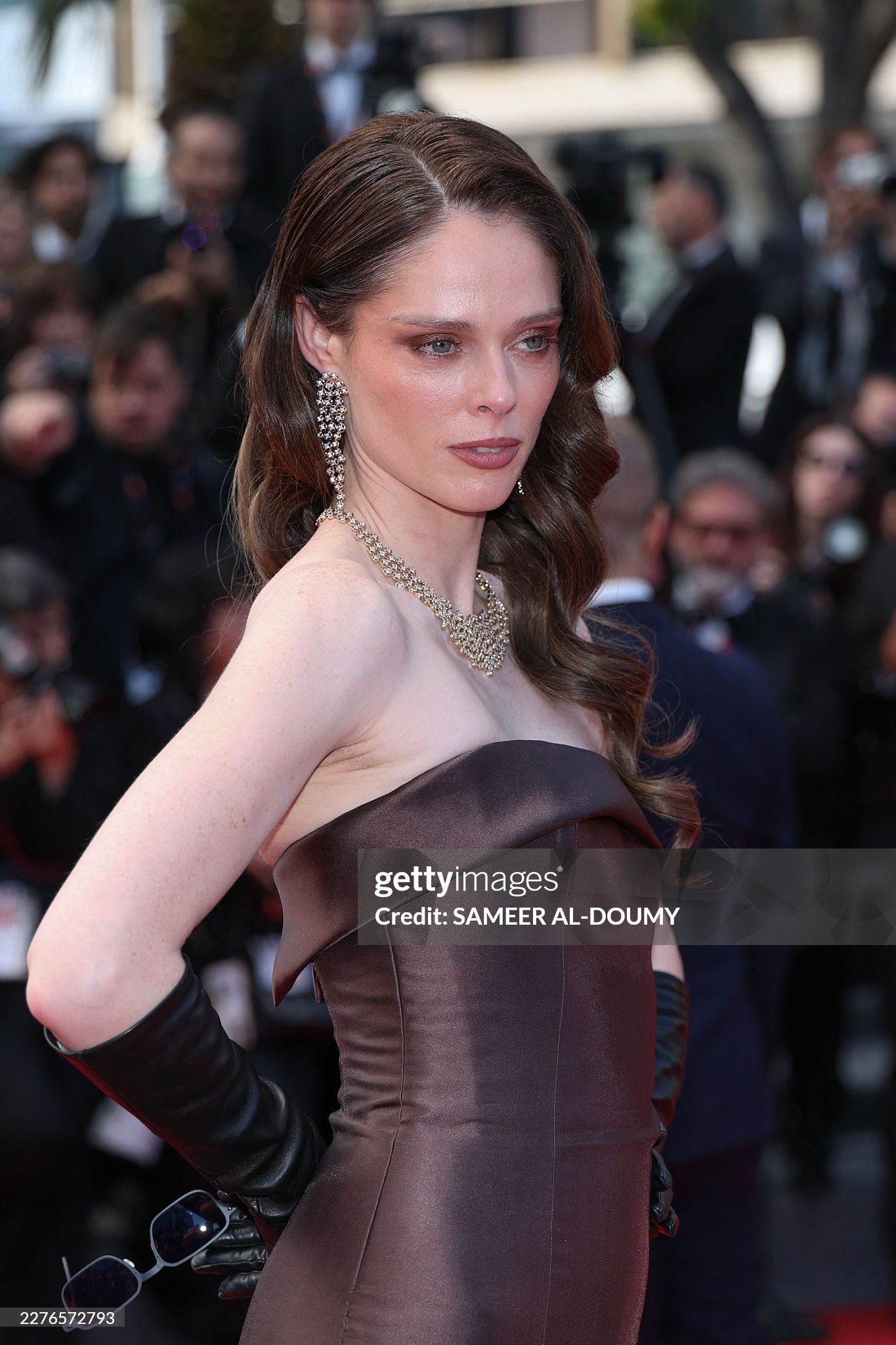 Thảm đỏ Cannes ng&agrave;y 8: Nữ ho&agrave;ng tho&aacute;t y sexy kh&ocirc;ng thể rời mắt, "c&ocirc; b&eacute; đẹp nhất thế giới" bất ngờ bị ch&ecirc;- Ảnh 12.
