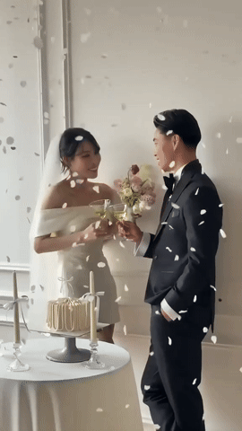 Tuyển thủ Văn Thanh v&agrave; tiểu thư "tr&acirc;m anh thế phiệt" cực t&igrave;nh tứ ở hậu trường chụp ảnh cưới, c&ocirc; d&acirc;u xinh miễn ch&ecirc;- Ảnh 2.