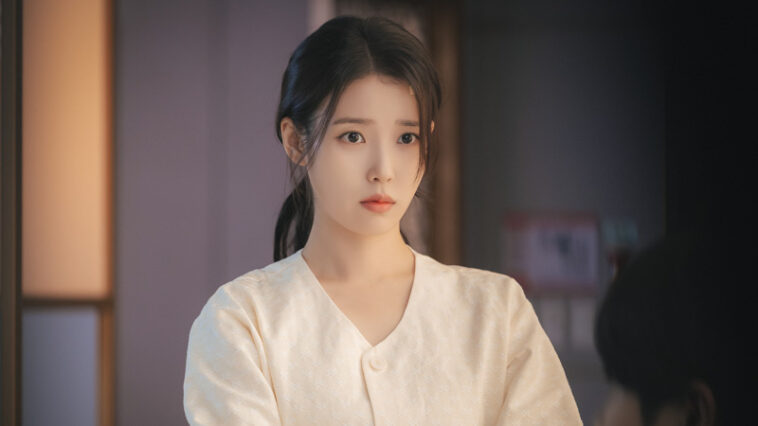 "Nh&igrave;n c&aacute;t-x&ecirc; của IU mới thấy chẳng c&ograve;n tương lai n&agrave;o cho H&agrave;n Quốc"- Ảnh 4.
