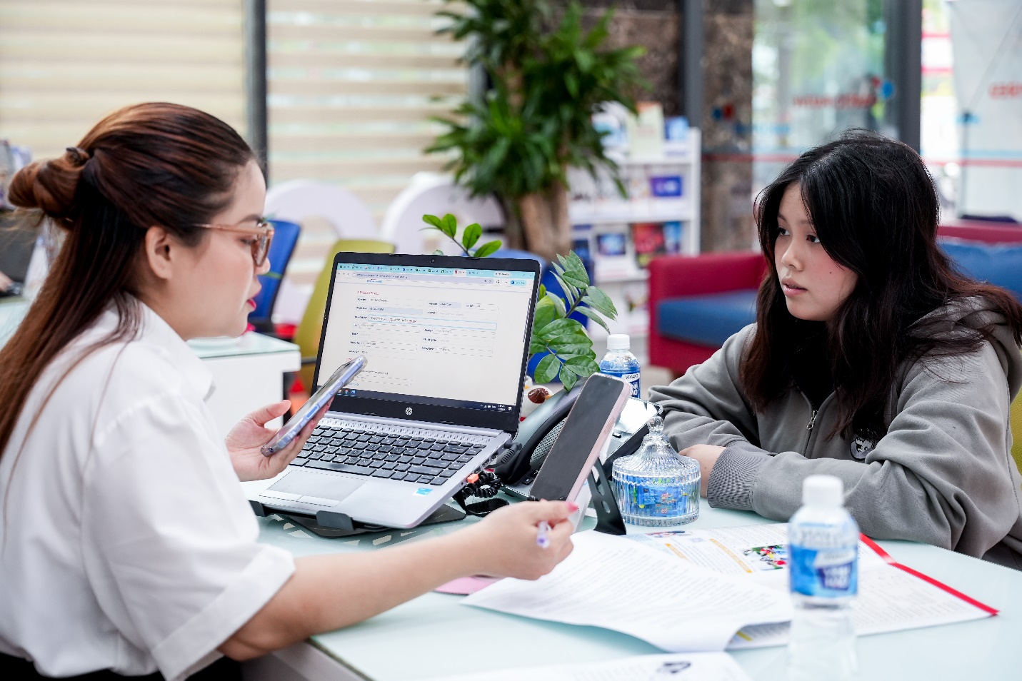 X&eacute;t học bạ v&agrave;o trường &ldquo;hợp gu&rdquo; ngay khi c&oacute; kết quả cả năm lớp 12 - Ảnh 2.