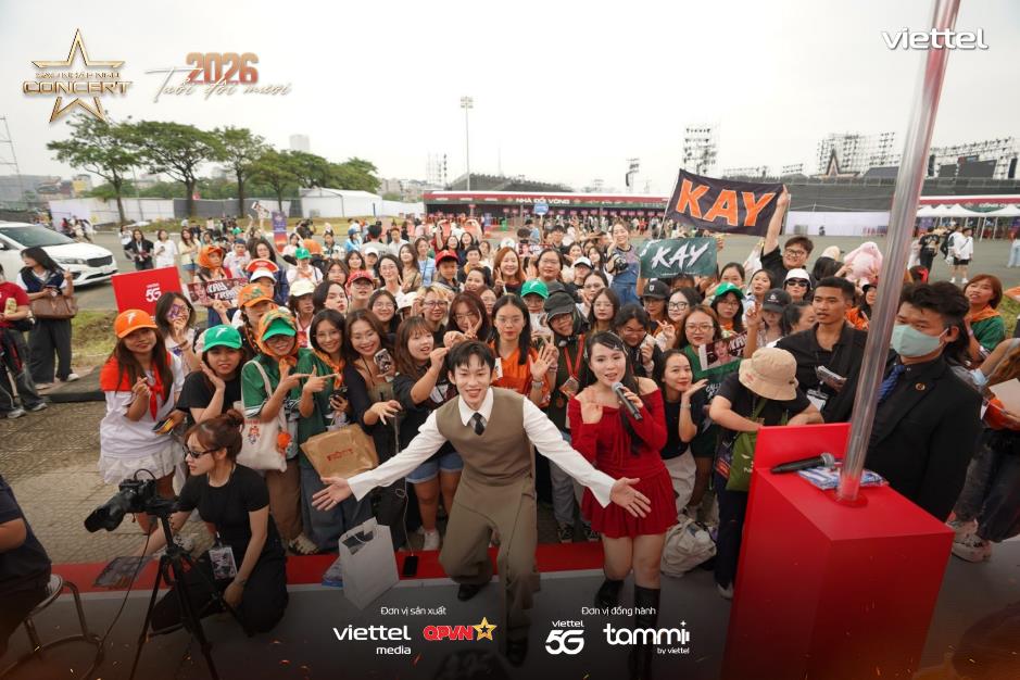 Vẻ đẹp người l&iacute;nh t&aacute;i hiện đầy cảm x&uacute;c tại &ldquo;Sao Nhập Ngũ Concert 2026&rdquo; - Ảnh 3.