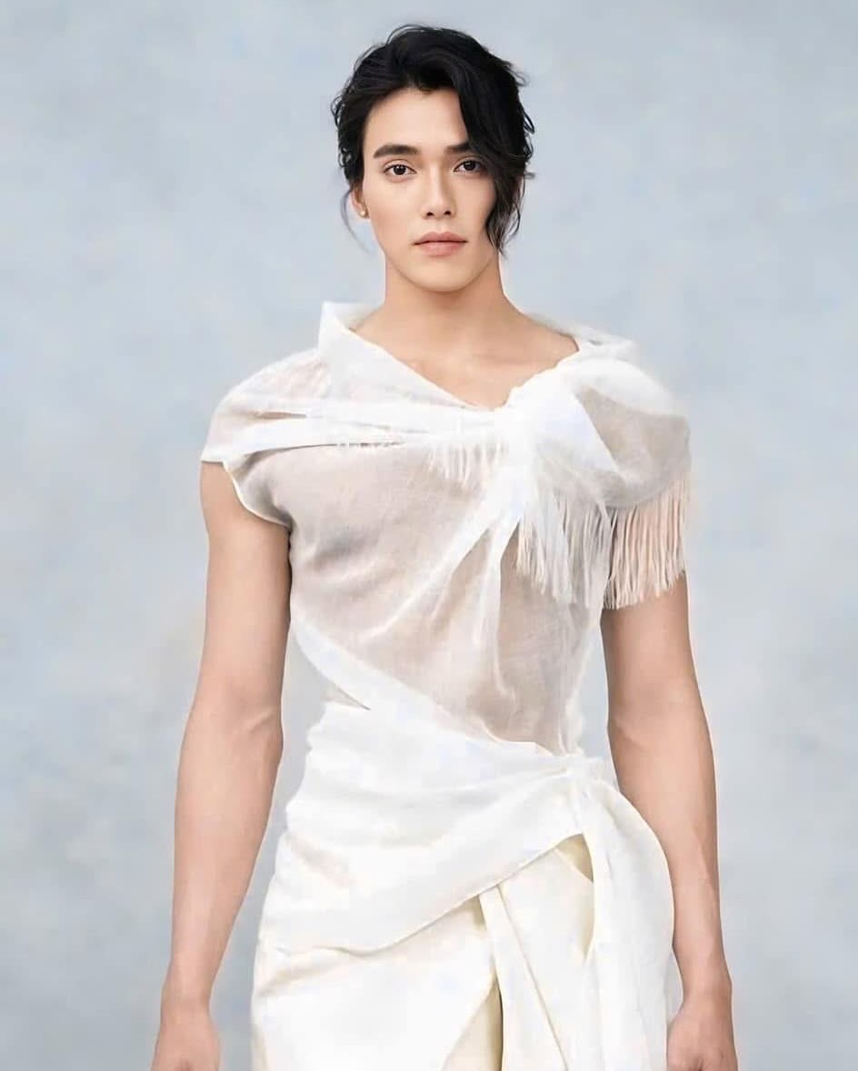 L&ecirc; Văn T&acirc;m - "n&ocirc;ng d&acirc;n đẹp trai nhất Việt Nam&rdquo; đi catwalk g&acirc;y tranh c&atilde;i- Ảnh 10.