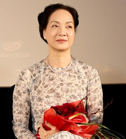 Nữ NSND c&oacute; h&ocirc;n nh&acirc;n vi&ecirc;n m&atilde;n hơn 30 năm, nhưng chưa một lần mặc v&aacute;y cưới- Ảnh 6.