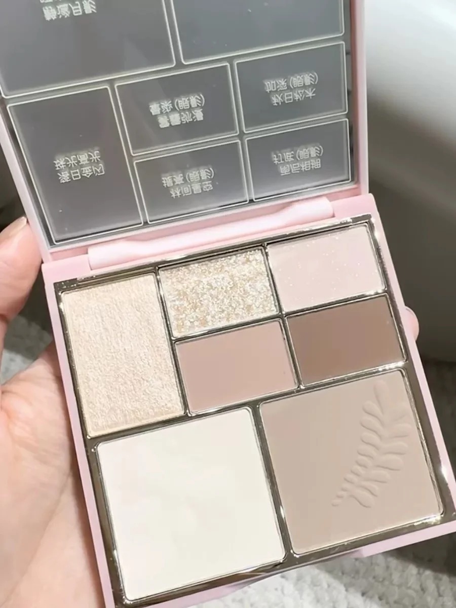 Bộ trang điểm cỡ mini rất tiện để mang đi du lịch, rất đ&aacute;ng để đầu tư cho dịp nghỉ lễ- Ảnh 8.