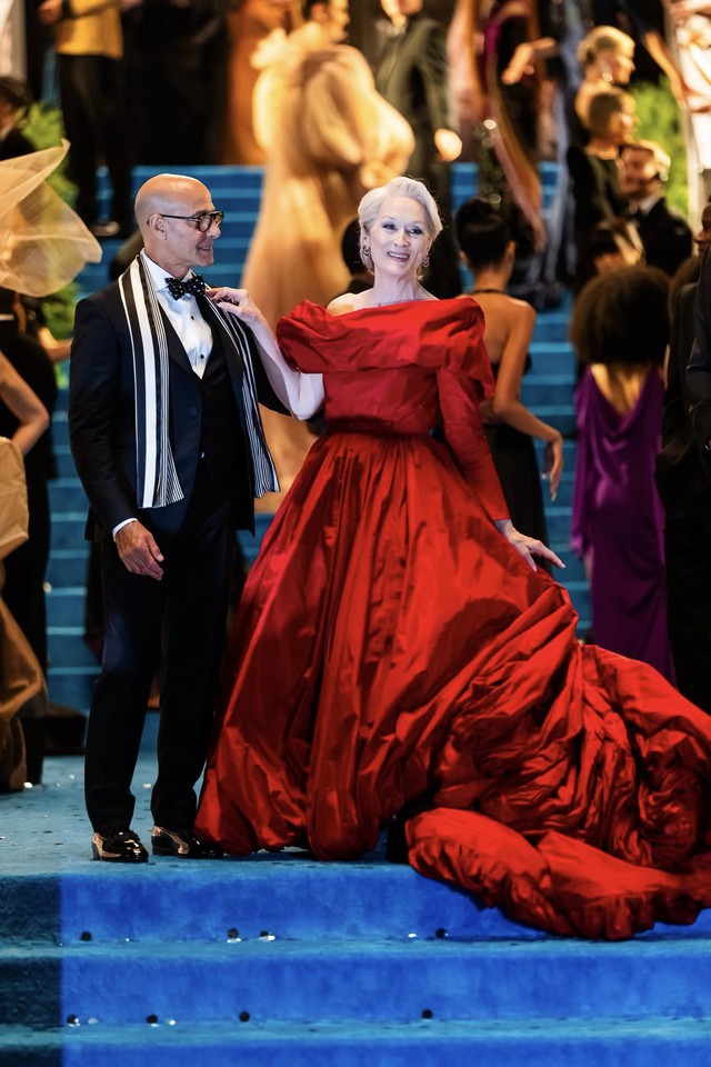 The Devil wears Prada 2: Kể rất hay về nghề nhưng thời trang lại g&acirc;y tuột mood- Ảnh 1.