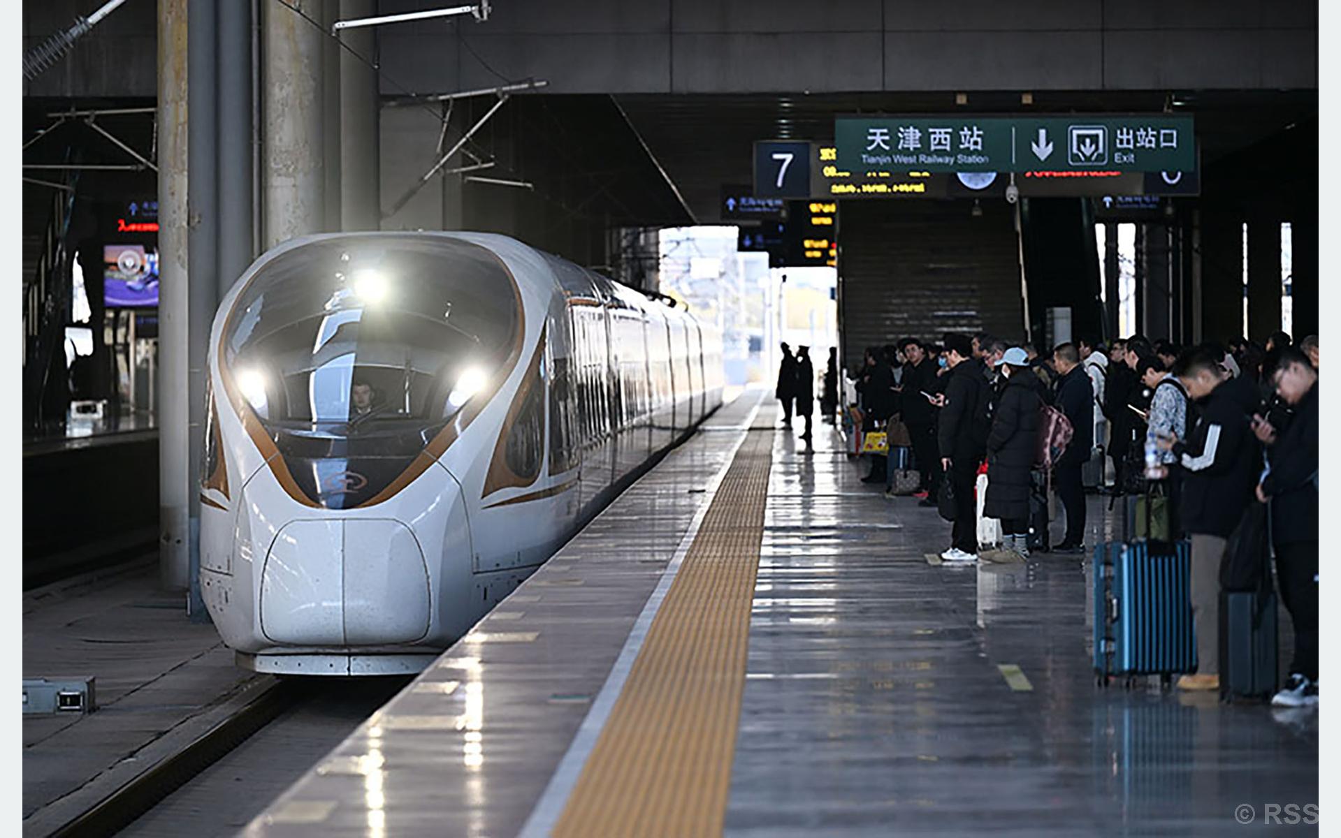 T&agrave;u cao tốc đi 120km hết 30 ph&uacute;t c&oacute; gi&aacute; v&eacute; th&aacute;ng gần 9 triệu đồng: Kh&aacute;ch được d&ugrave;ng 60 lượt/30 ng&agrave;y - Ảnh 2.