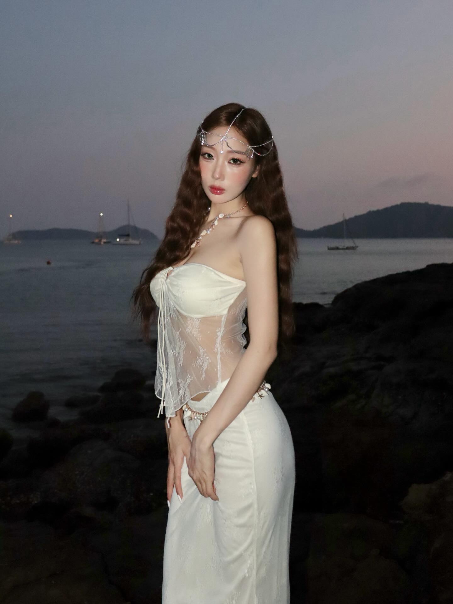 Mỹ nh&acirc;n &ldquo;độc th&acirc;n đắt gi&aacute;&rdquo;, vợ rapper nổi tiếng ngo&agrave;i 30 tuổi l&uacute;c n&agrave;o cũng thấy lui đến một nơi: Bảo sao eo cứ phẳng l&igrave;!- Ảnh 7.