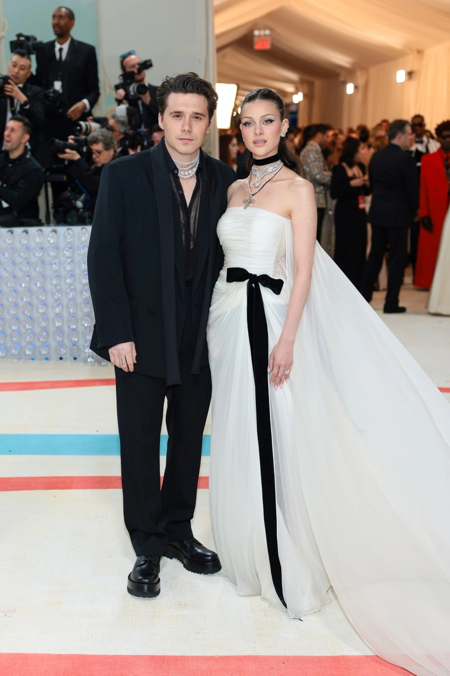 Tồn tại lời nguyền khiến c&aacute;c cặp đ&ocirc;i khiếp sợ Met Gala: Cứ ai s&aacute;nh đ&ocirc;i tham dự về l&agrave; chia tay hết?- Ảnh 13.