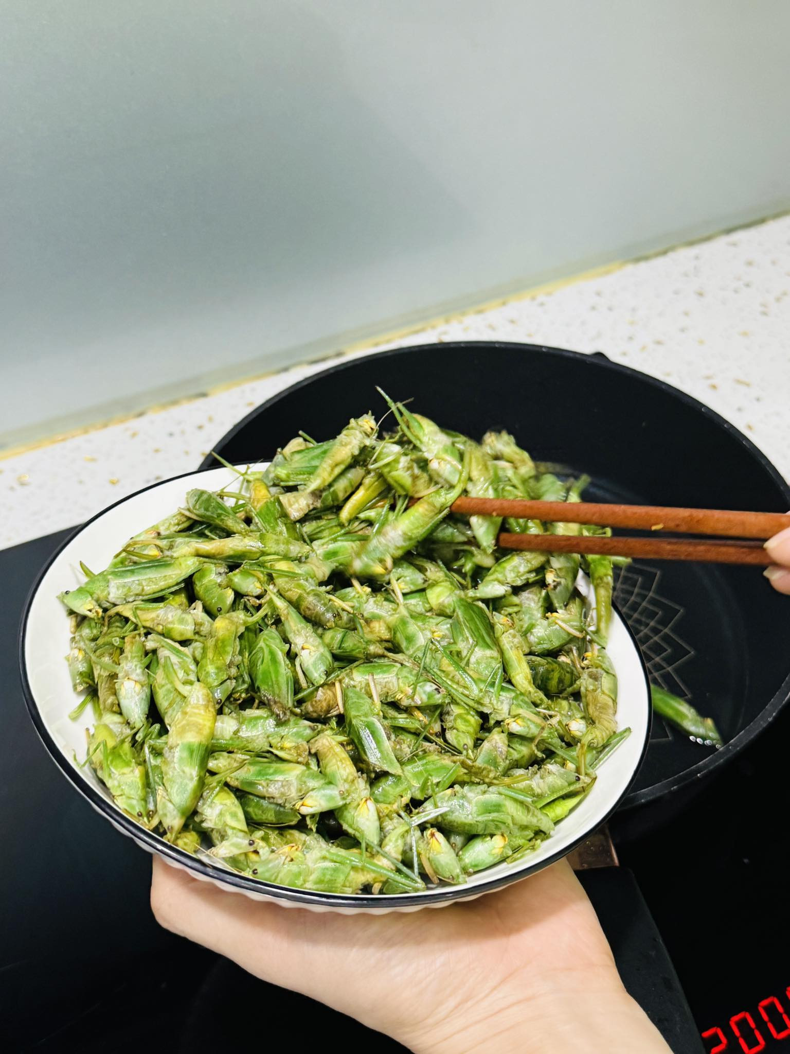 "C&ocirc;n tr&ugrave;ng bay" gi&aacute; cả triệu đồng/kg: Ngon, bổ nhưng khi ăn cần lưu &yacute;- Ảnh 3.