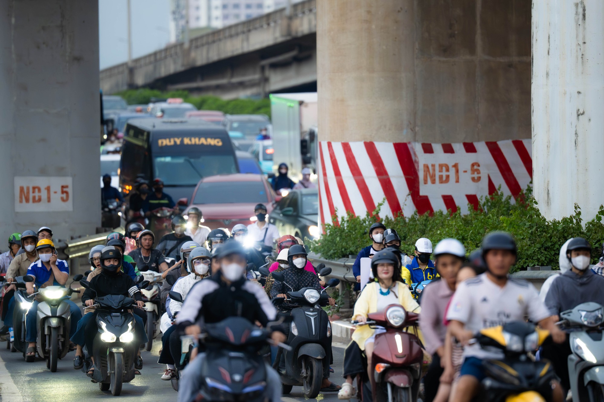 Trốn kẹt xe nên lên Hà Nội sớm, trên đường không chỗ nào là không kẹt xe!- Ảnh 7.