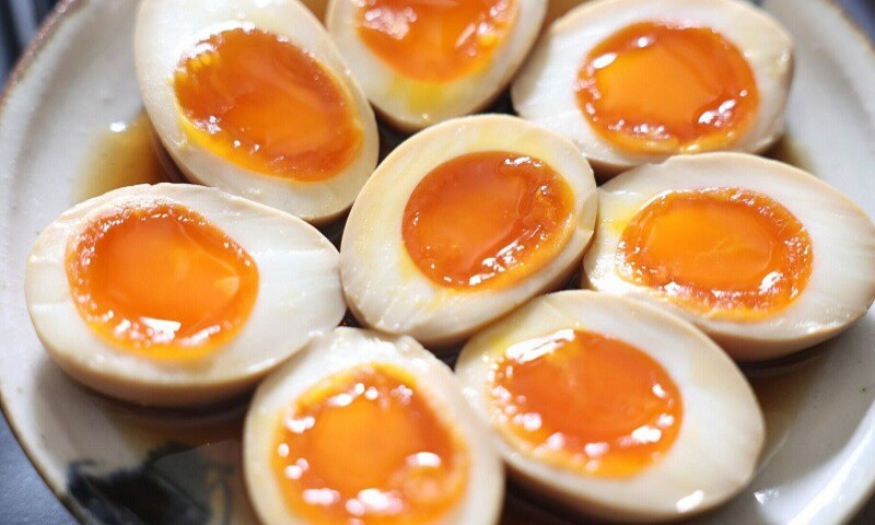 Người đ&agrave;n &ocirc;ng 35 tuổi ăn 50 quả trứng l&ograve;ng đ&agrave;o trong nửa th&aacute;ng để kiểm so&aacute;t c&acirc;n nặng: B&aacute;c sĩ cảnh b&aacute;o!- Ảnh 1.