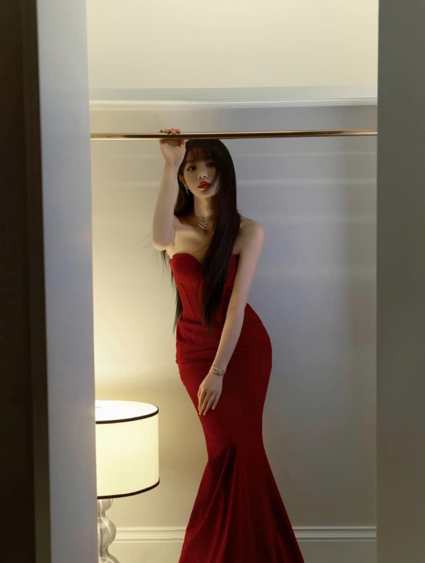 Điền Hi Vi đ&atilde; c&oacute; đối thủ: Mặt xinh body bốc, bước đi toả kh&iacute; chất ng&uacute;t ng&agrave;n- Ảnh 1.