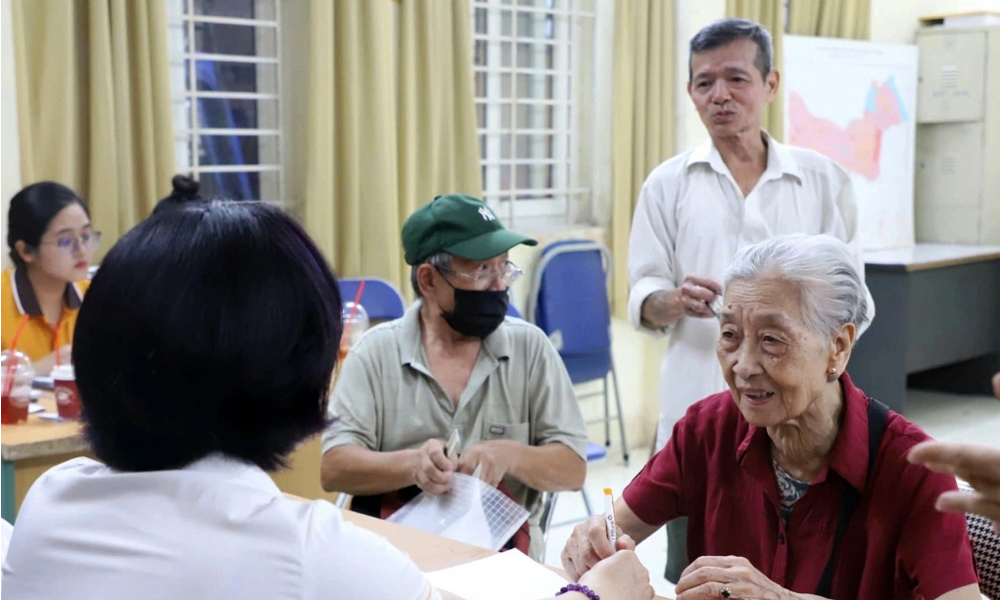 Tỉ lệ hưởng lương hưu tối thiểu: Nam v&agrave; nữ ch&ecirc;nh nhau ra sao? - Ảnh 1.