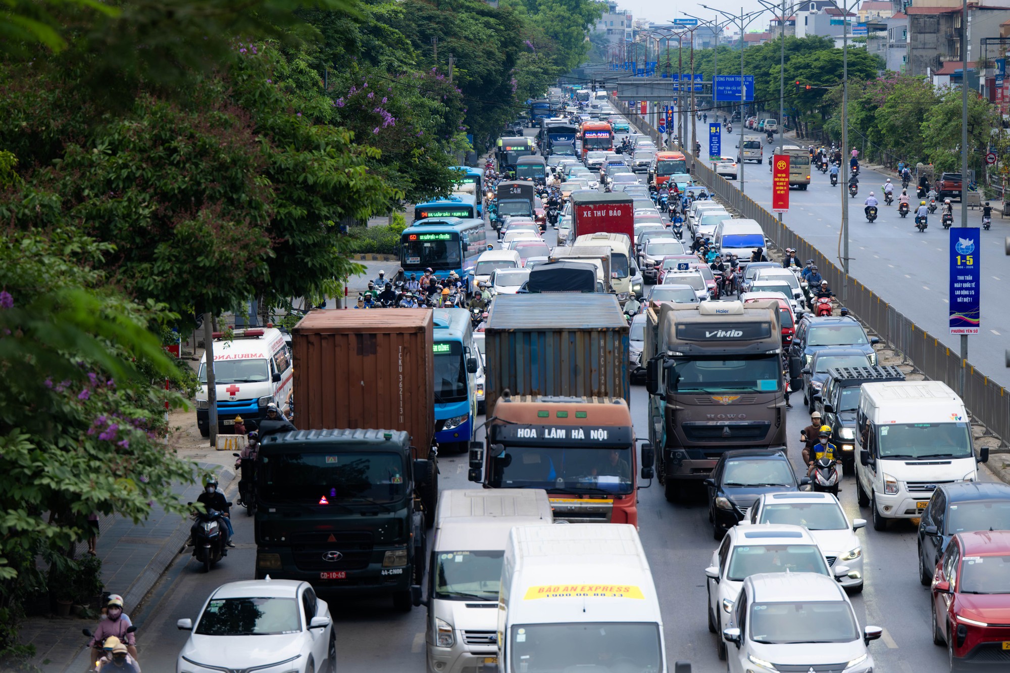 Trốn kẹt xe nên lên Hà Nội sớm, trên đường không chỗ nào là không kẹt xe!- Ảnh 4.