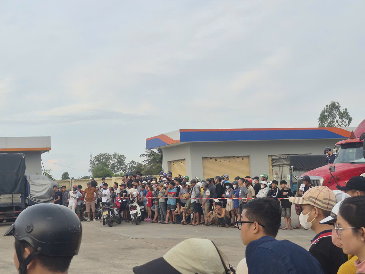 Tin mới li&ecirc;n quan vụ ch&aacute;y &ocirc; t&ocirc; khiến 2 thiếu ni&ecirc;n chết thương t&acirc;m - Ảnh 2.