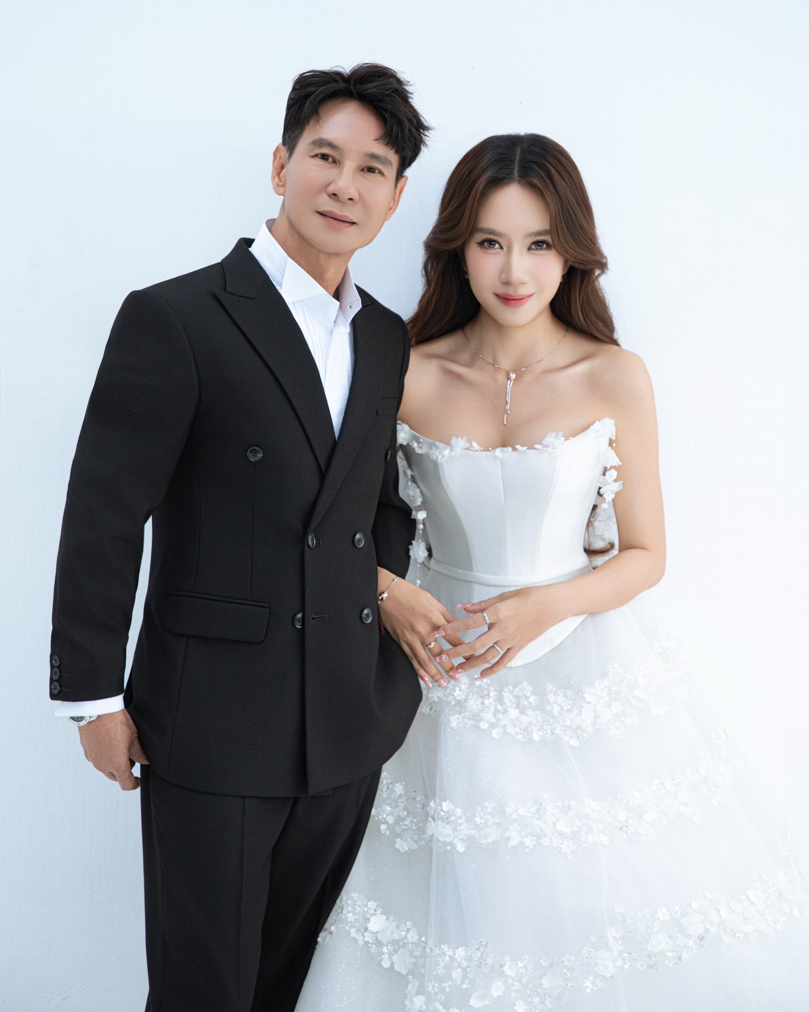 L&yacute; Hải - Minh H&agrave; lộ t&igrave;nh trạng h&ocirc;n nh&acirc;n giữa l&uacute;c bị r&eacute;o t&ecirc;n v&agrave;o tin đồn ly h&ocirc;n- Ảnh 3.