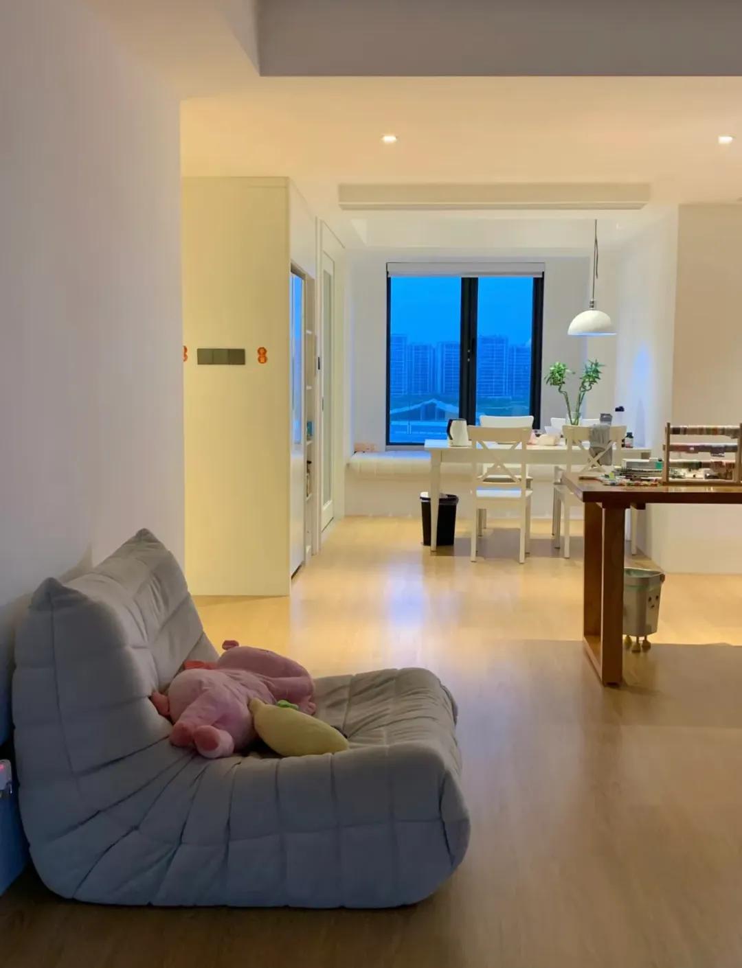 Căn nh&agrave; kh&ocirc;ng c&oacute; đồ decor cầu kỳ của gia đ&igrave;nh 3 người lại khiến nhiều người thừa nhận: &ldquo;Đ&acirc;y mới l&agrave; gi&agrave;u thật sự&rdquo;!- Ảnh 4.