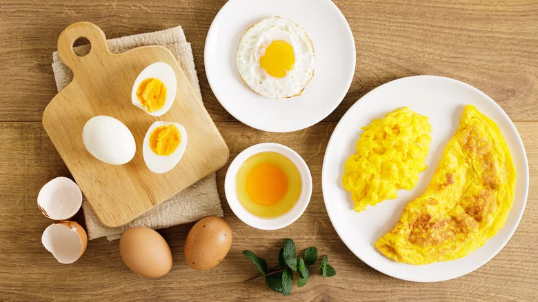 Ăn trứng h&agrave;ng ng&agrave;y suốt 1 năm, người phụ nữ 63 tuổi nhận tin vui - Ảnh 1.