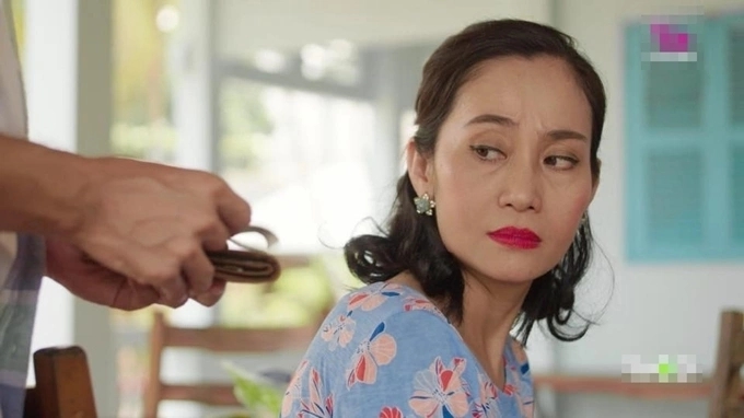 Nữ NSƯT mang bầu 6 th&aacute;ng vẫn c&oacute; trai t&aacute;n, kết h&ocirc;n 24 năm cả nước kh&ocirc;ng biết mặt chồng- Ảnh 4.