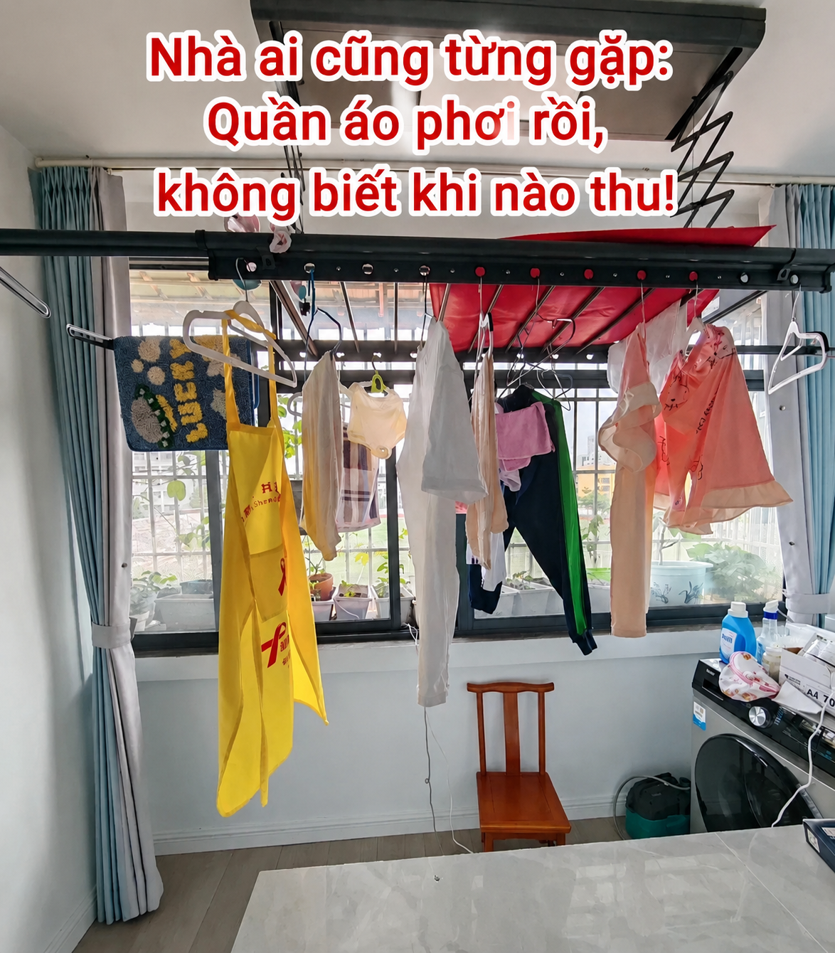 Ban c&ocirc;ng đẹp mấy cũng &ldquo;toang&rdquo; nếu phơi đồ kiểu cũ: Nhiều gia đ&igrave;nh đang &acirc;m thầm đổi sang c&aacute;ch n&agrave;y v&igrave; qu&aacute; gọn v&agrave; đỡ qu&ecirc;- Ảnh 1.