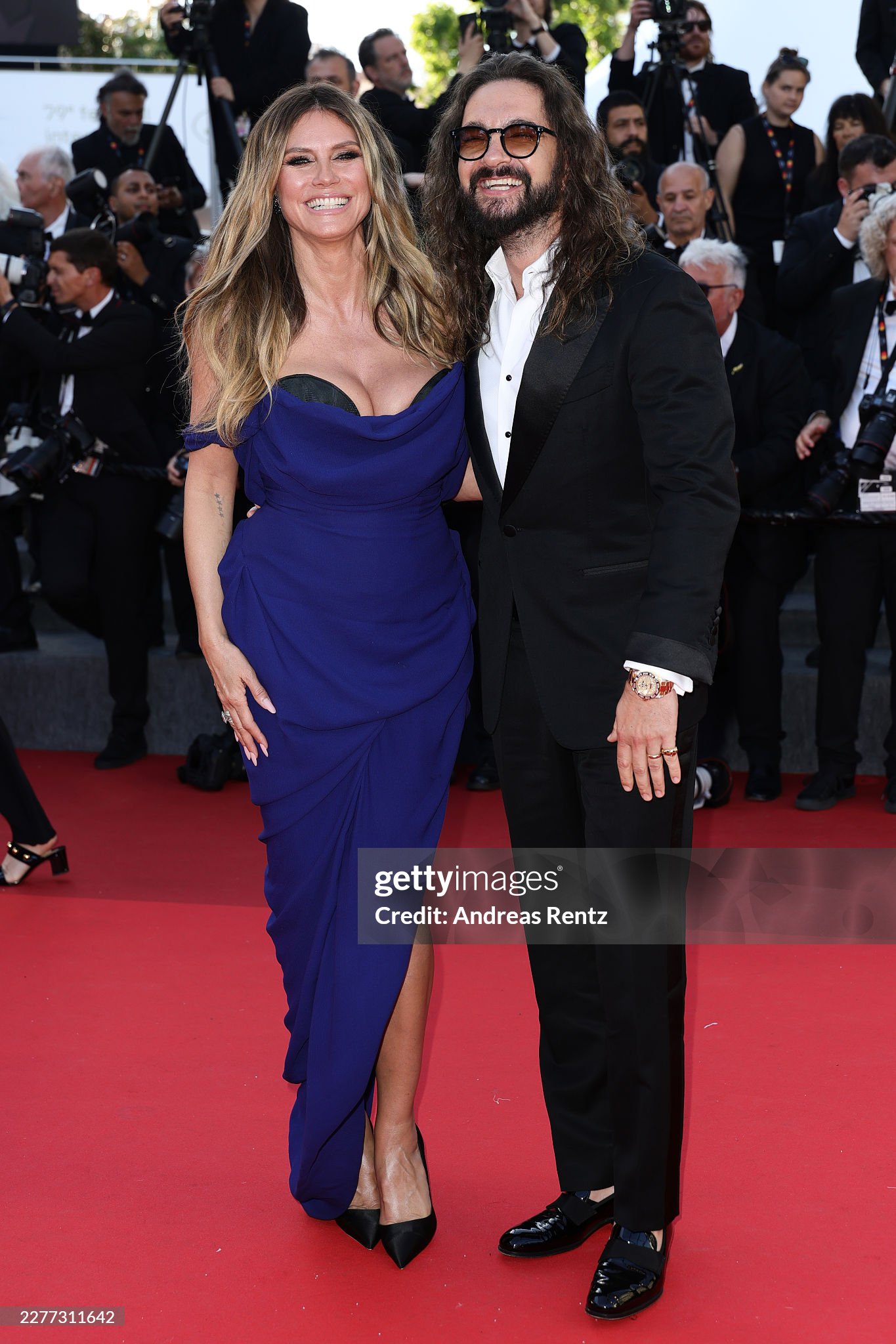LHP Cannes ng&agrave;y 9: Bella Hadid hở bạo "chặt ch&eacute;m", ca sĩ Trung Quốc 18 tuổi "đại n&aacute;o" thảm đỏ- Ảnh 14.