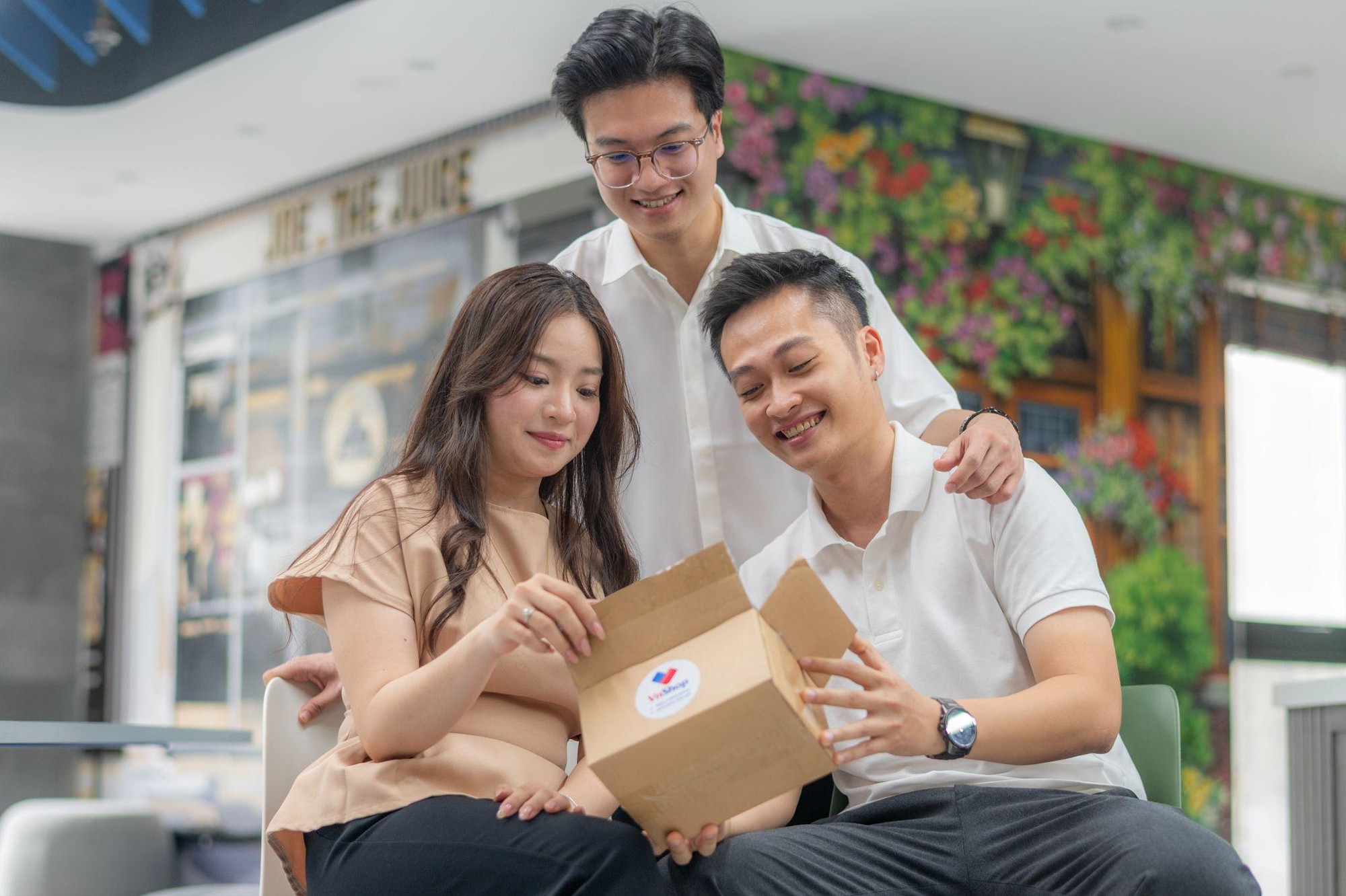 H&ocirc;m nay VnShop mở đại tiệc sinh nhật 10 tuổi: Live li&ecirc;n tục 10 tiếng, loạt thương hiệu tung deal tới 3 triệu đồng - Ảnh 2.