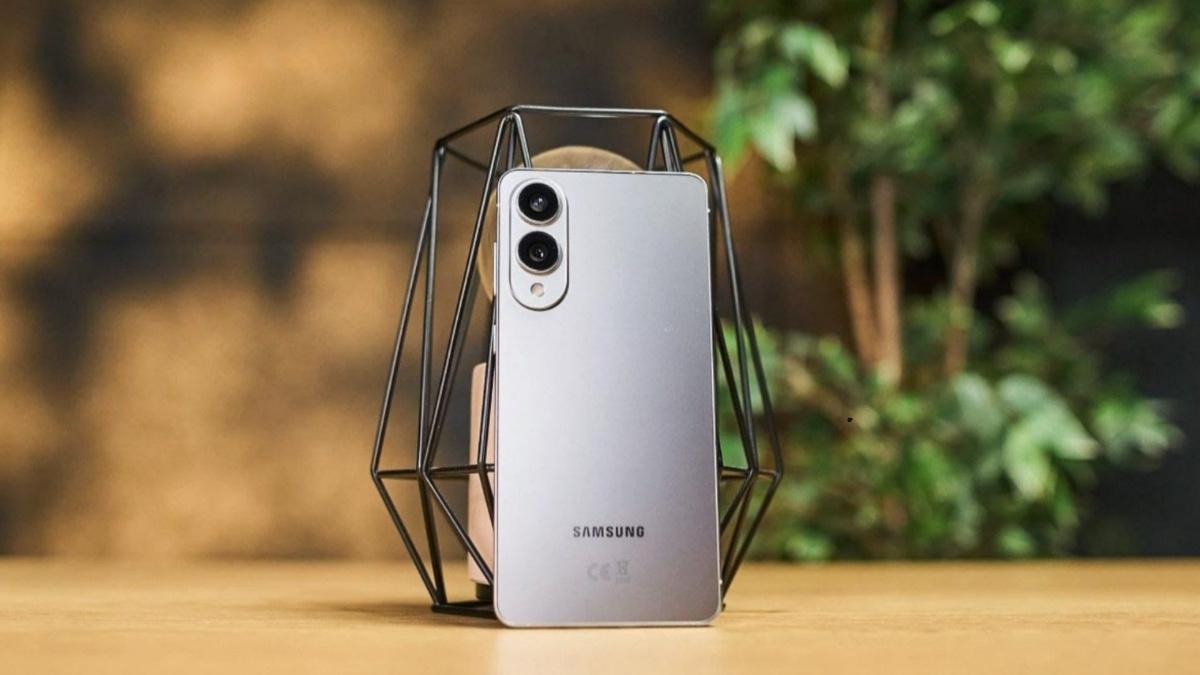 Review Samsung Galaxy S25 Edge: Đẹp nhưng có thực dụng? - Ảnh 1. Review Samsung Galaxy S25 Edge: Đẹp nhưng có thực dụng? - Ảnh 1.