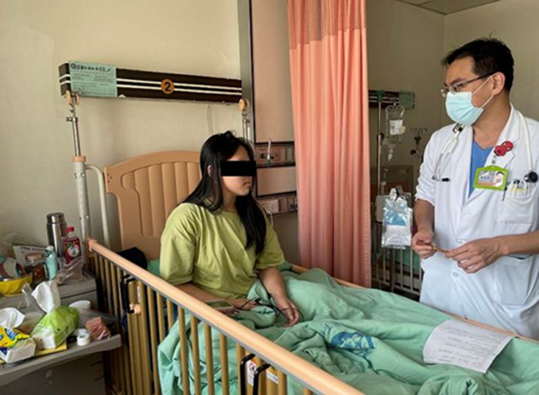 C&ocirc; g&aacute;i 20 tuổi mắc ung thư cổ tử cung, b&aacute;c sĩ cảnh b&aacute;o: 2 th&agrave;nh phần trong giấy vệ sinh c&oacute; thể g&acirc;y hại &ldquo;v&ugrave;ng k&iacute;n&rdquo;- Ảnh 1.