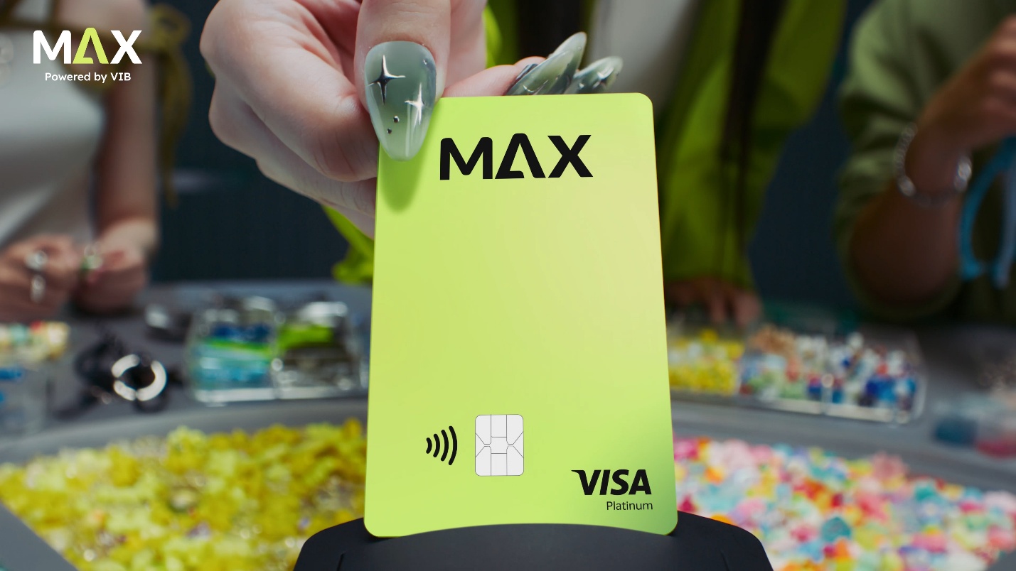Max Card kết hợp cùng RHYDER và Ánh Sáng Aza: Khi chiếc thẻ trở thành tuyên ngôn phong cách sống - Ảnh 3. Max Card kết hợp cùng RHYDER và Ánh Sáng Aza: Khi chiếc thẻ trở thành tuyên ngôn phong cách sống - Ảnh 3.