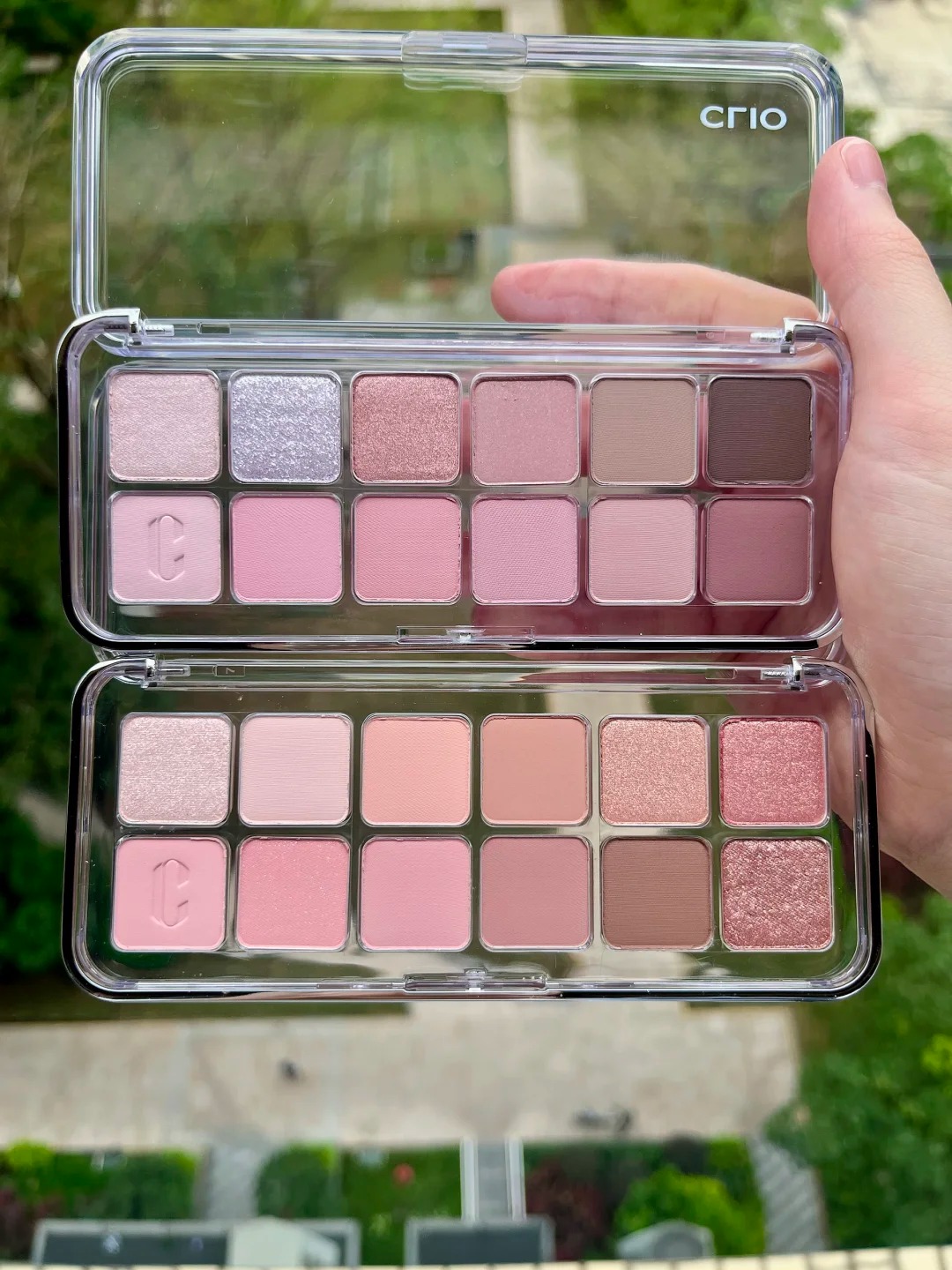 Từ makeup tới v&aacute;y &aacute;o, tạo h&igrave;nh của Jisoo tại Met Gala bị "copy" h&agrave;ng loạt - Ảnh 11.