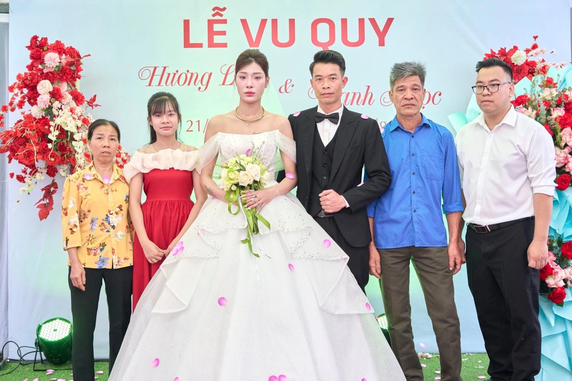 Con d&acirc;u đi bước nữa, bố mẹ chồng cũ tổ chức đ&agrave;ng ho&agrave;ng ở Ph&uacute; Thọ, vừa tiếp kh&aacute;ch vừa chảy nước mắt- Ảnh 1.