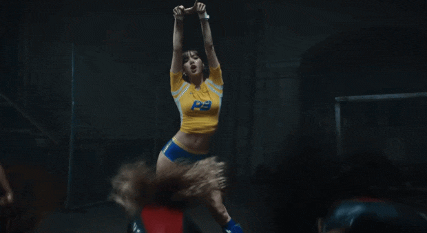 Gallery - Lisa lần đầu hát nhạc World Cup: Bắn rap đã tai, sắc vóc bốc lửa "đốt cháy" giải bóng lớn nhất hành tinh! - image 7