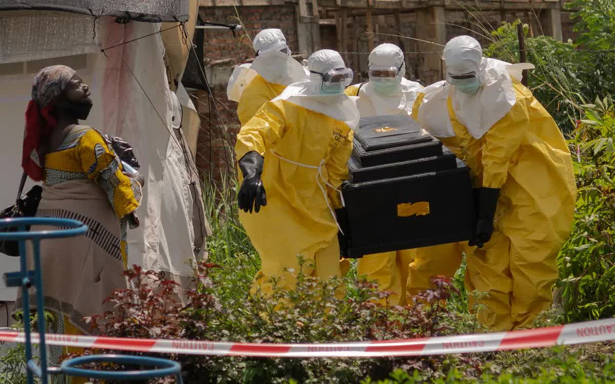 Khoảng 139 ca tử vong trong đợt b&ugrave;ng ph&aacute;t Ebola ở Congo v&agrave; Uganda- Ảnh 1.