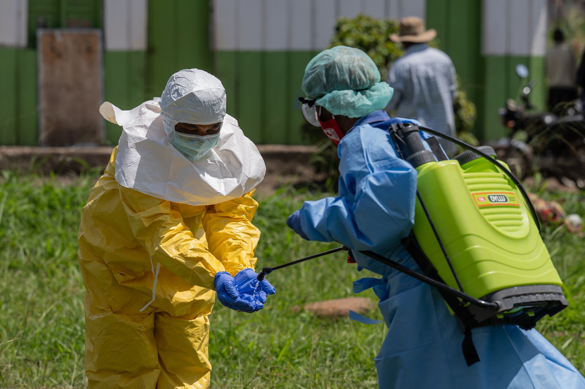 Khoảng 139 ca tử vong trong đợt bùng phát Ebola ở Congo và Uganda- Ảnh 2. Khoảng 139 ca tử vong trong đợt bùng phát Ebola ở Congo và Uganda- Ảnh 2.
