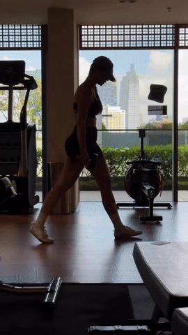 Mai Ng&ocirc; h&eacute; lộ 4 b&agrave;i tập gi&uacute;p v&ograve;ng 3 săn chắc, sexy trước thềm Miss Supranational 2026- Ảnh 3.
