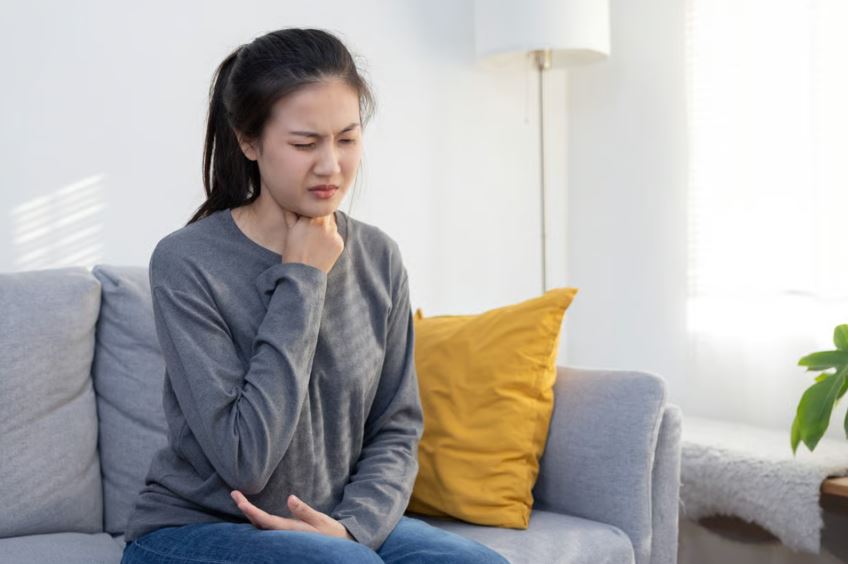 Người phụ nữ 42 tuổi lo&eacute;t thực quản v&igrave; th&oacute;i quen ăn lẩu "vạn người m&ecirc;" - Ảnh 3.