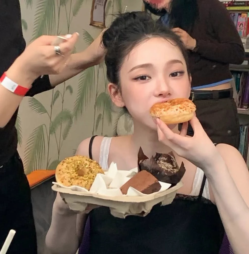 Khẩu phần ăn g&acirc;y sốc của nữ thần Kpop c&oacute; body được v&iacute; "như AI"- Ảnh 3.