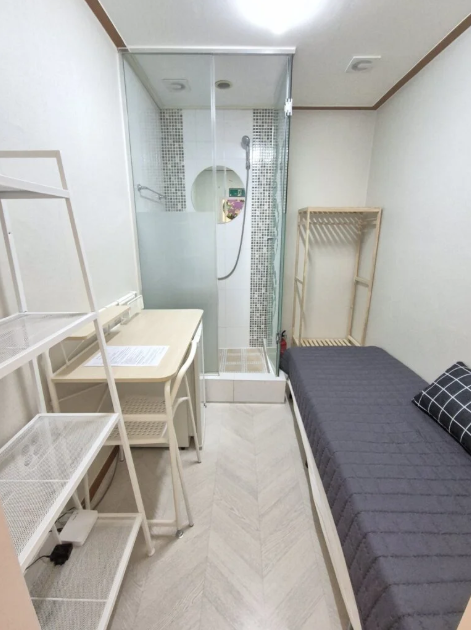 16m2 &ldquo;giam cầm&rdquo; một thế hệ: Kh&ocirc;ng mơ mua nh&agrave;, chỉ ước thu&ecirc; được căn ph&ograve;ng tử tế m&agrave; cũng kh&oacute;- Ảnh 2.