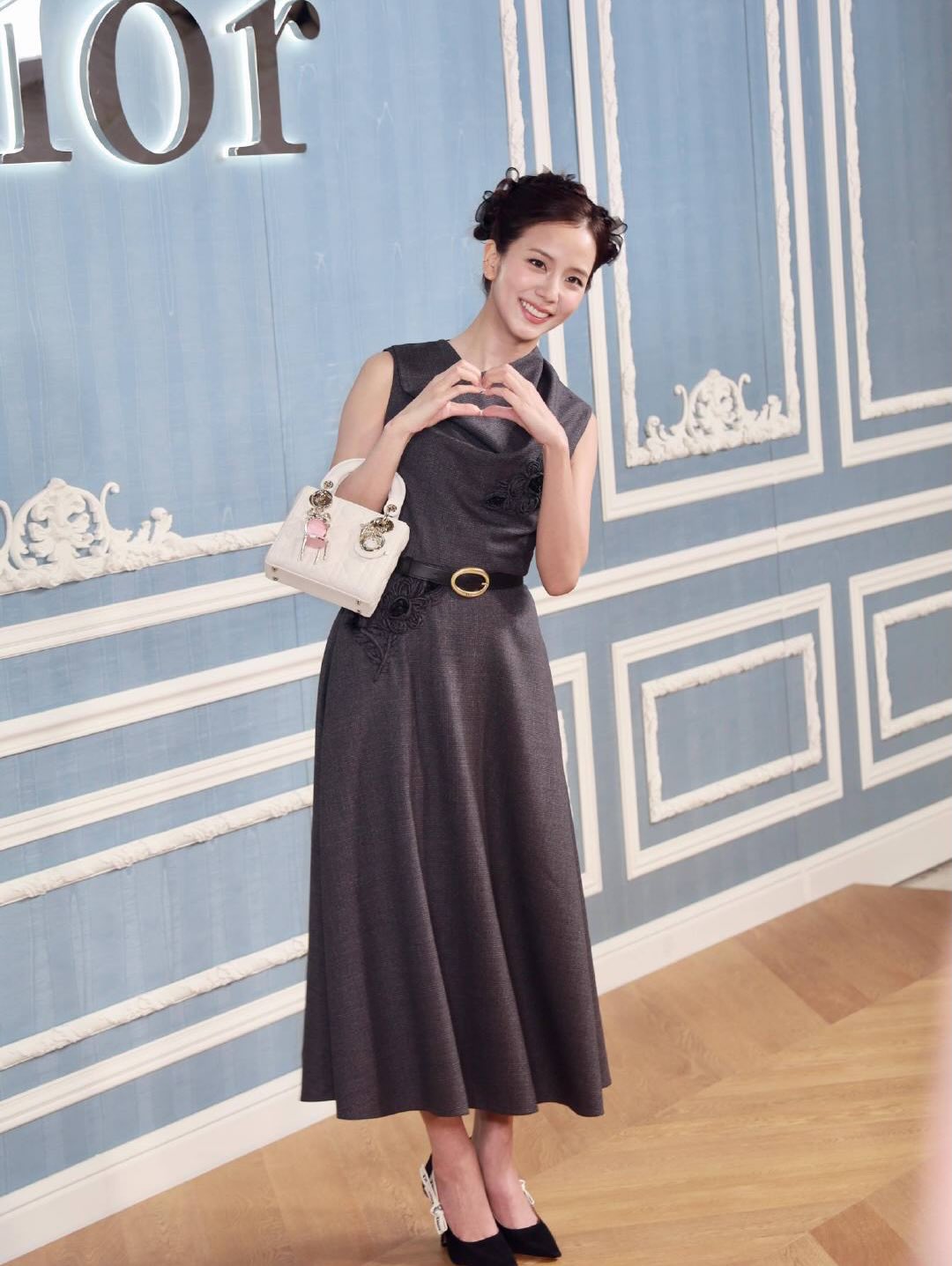Sau c&ocirc; bồi b&agrave;n, Dior cho Jisoo th&agrave;nh "mẹ chồng" với diện mạo mới- Ảnh 4.