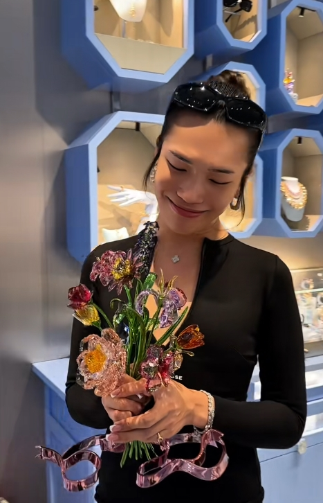 Beauty blogger - TikToker 1,3 triệu followers Ho&agrave;ng Thạch l&agrave; ai?- Ảnh 5.