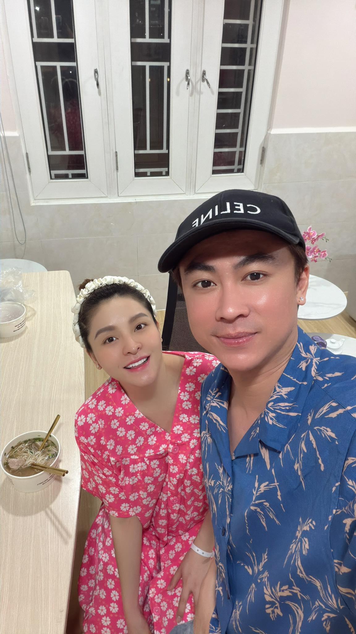 Ch&aacute;u g&aacute;i NS Kim Tiểu Long sinh con với ca sĩ l&agrave;m bố đơn th&acirc;n, c&oacute; 1 con ri&ecirc;ng- Ảnh 5.