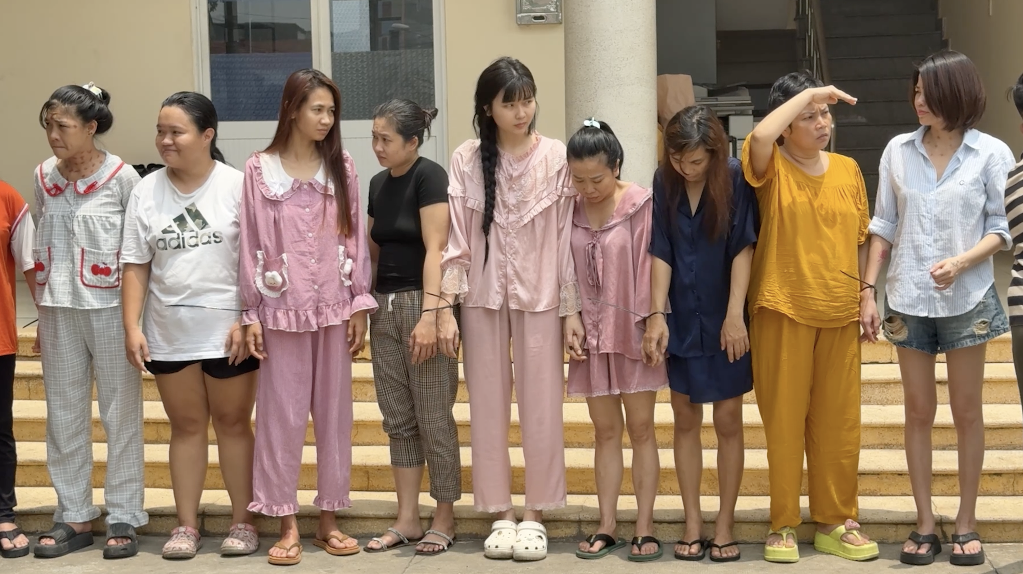 CLIP: H&agrave;nh tr&igrave;nh ph&aacute; &aacute;n v&agrave; ch&acirc;n dung đường d&acirc;y ma tu&yacute; lớn C&ocirc;ng an TPHCM vừa triệt ph&aacute; - Ảnh 1.