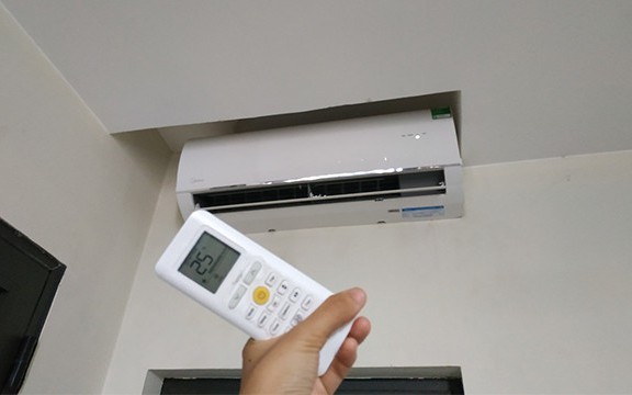 Cảnh b&aacute;o đến những người thường xuy&ecirc;n bật điều ho&agrave; ở nhiệt độ thấp, để lạnh s&acirc;u - Ảnh 1.