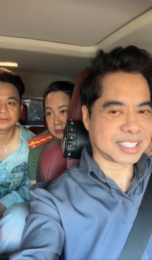 Danh ca Ngọc Sơn đi x&eacute;t nghiệm ma t&uacute;y- Ảnh 1.