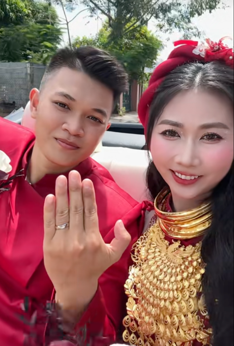 đ&aacute;m cưới - Ảnh 4.